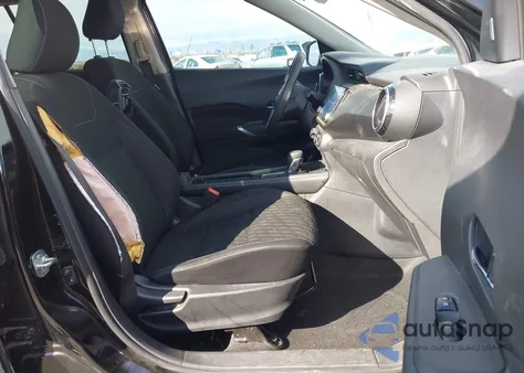 2021 Nissan Kicks Sv Xtronic Cvt z USA, uszkodzony, nr VIN 3N1CP5CV5ML468251